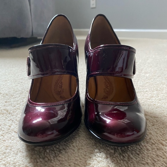 Red Pumps - Picture 2 of 4